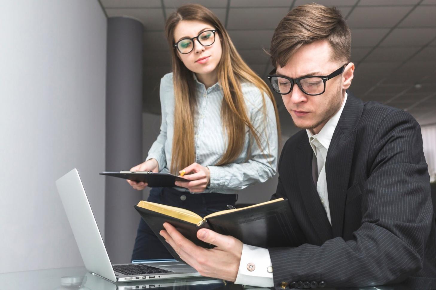 One-on-one financial consultation session demonstrating personalized approach